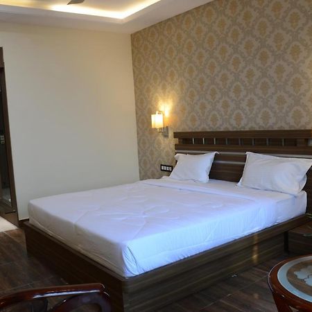 Puja Residency Hotell Varanasi Eksteriør bilde