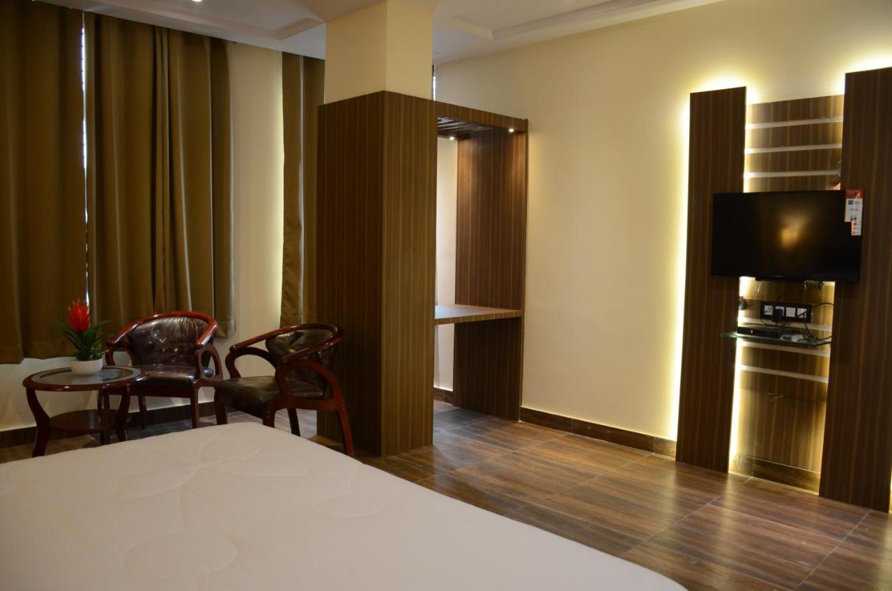 Puja Residency Hotell Varanasi Eksteriør bilde